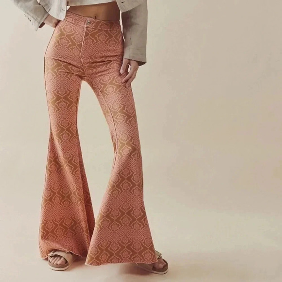 NWT Free People Throw It Back Reversible Flare Jeans in Pink Brown Printed 26 - Picture 3 of 15